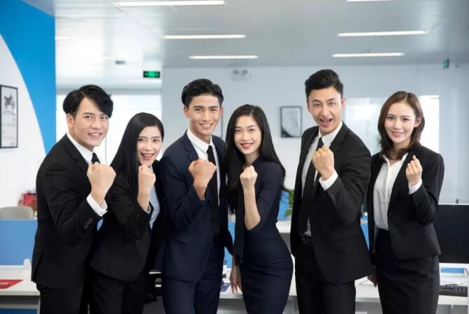 西服定制中，如何選擇到適合自己心儀的西服