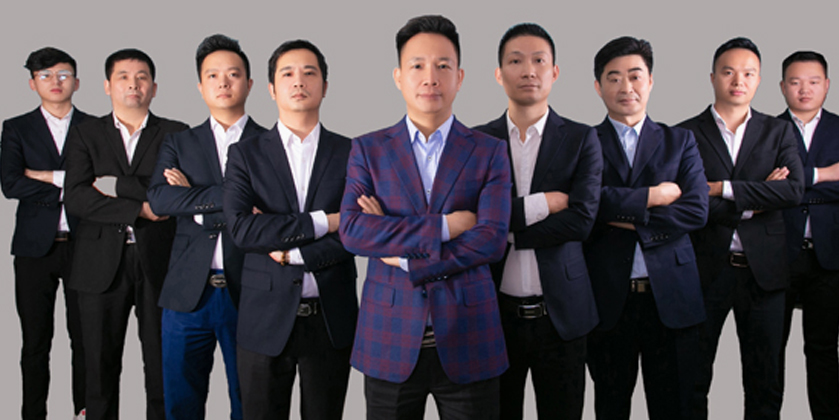 西裝定制哪家好，臻上西裝定制讓白領(lǐng)從此愛